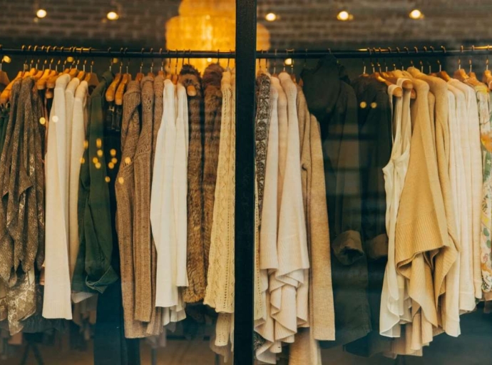 Clothing sales remain flat despite the festive season
